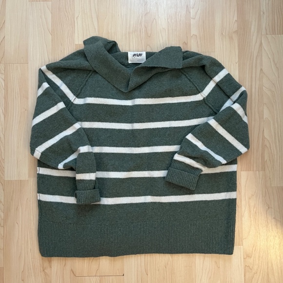 Aerie Real Soft Oversized Sweater - Picture 3 of 3